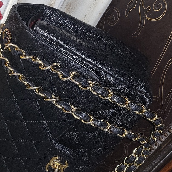 Chanel Jumbo Flap - Picture 4 of 15